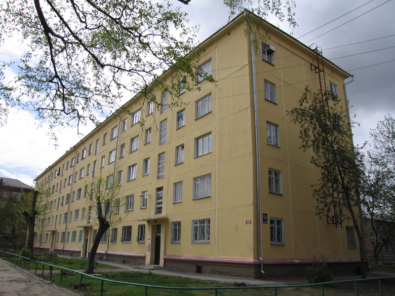 Строительство пятиэтажек из панелей было обусловлено возможностью экономить на лифтах