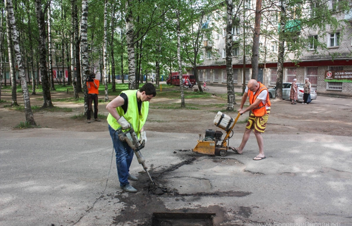 В Туле продолжается ремонт межквартальных проездов