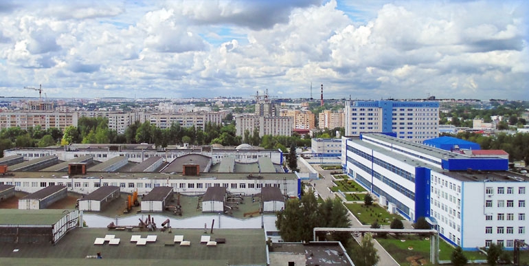 Недавно на предприятии завершилась реконструкция производственного корпуса. Увеличенные мощности предназначены для выпуска продукции военного назначения