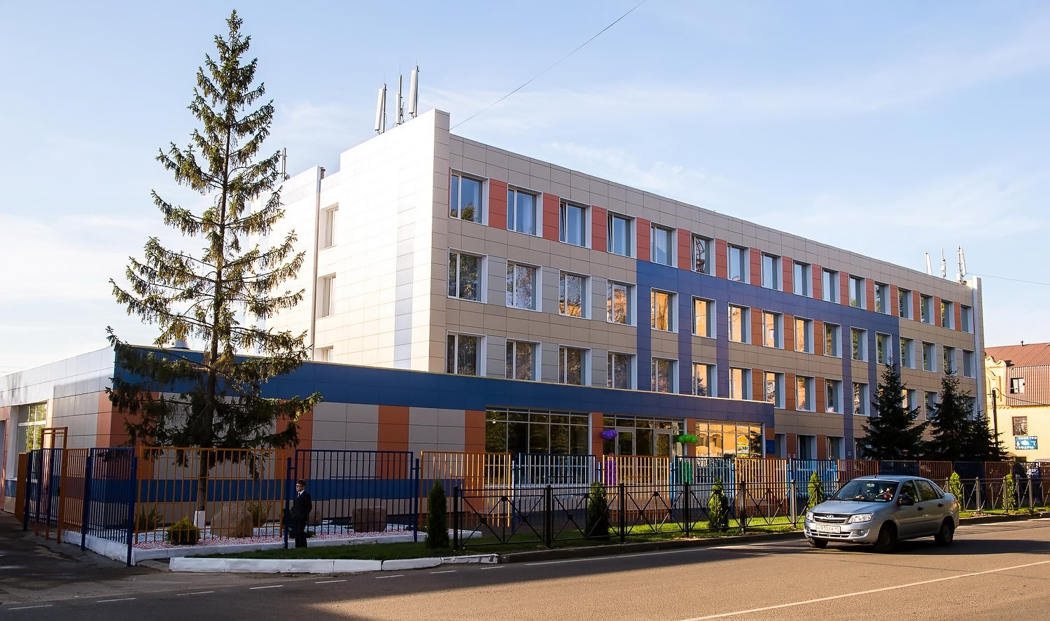 School 4 new. Школа 4 Малоярославец. Школа 4 Малоярославец старшая. Новая школа в Малоярославце. Школа 4 Малоярославец 4 в.