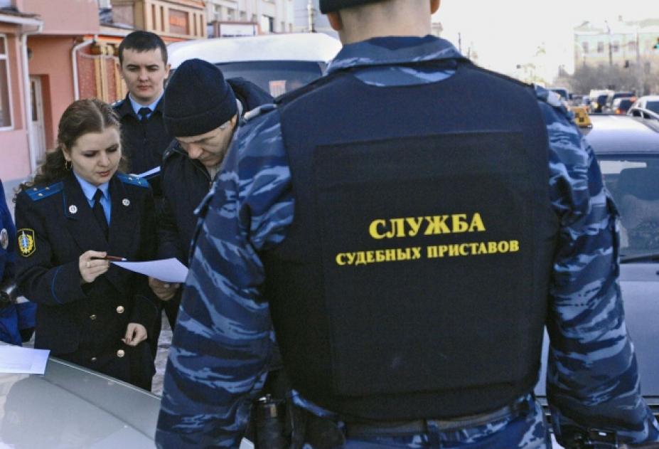 У директора одной из калужских строительных фирм приставы отобрали "Мерседес"