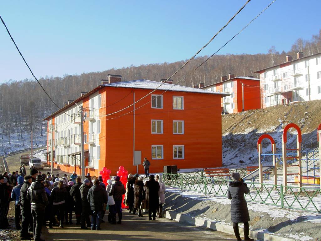 В Слюдянке Иркутской области построили новый микрорайон "Березовый", куда переехали жители из ветхих домов