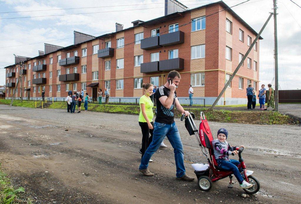 Анатолий Артамонов одобрил создание социальной сети Наш Дом