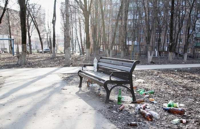 Новый сквер на проспекте Ленина в Туле превратился в свалку